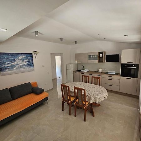 Filip Apartment أوميس المظهر الخارجي الصورة