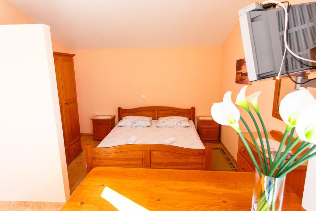 Filip Apartment أوميس الغرفة الصورة